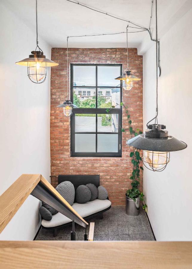 Boutique Hotel Mezi Svy ฮราเดตสคราโลเว ภายนอก รูปภาพ