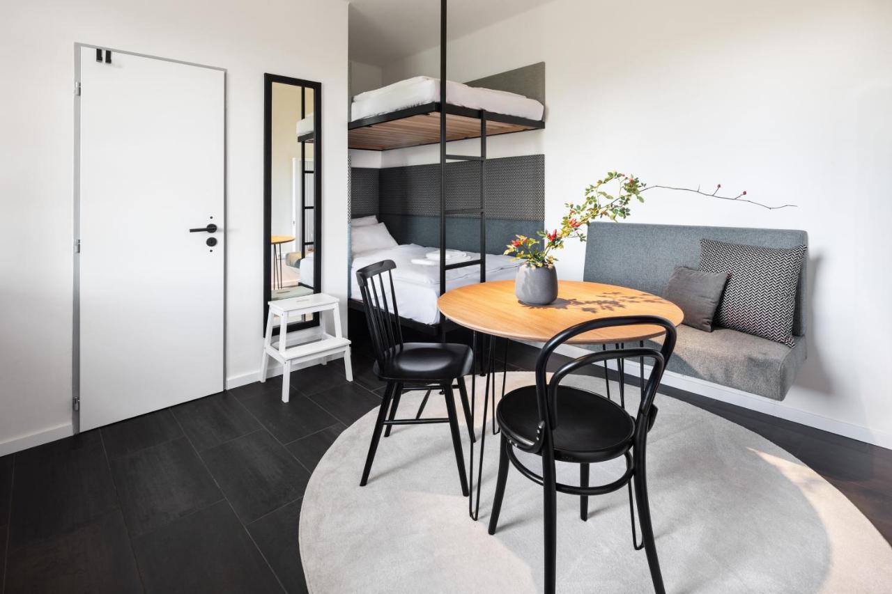Boutique Hotel Mezi Svy ฮราเดตสคราโลเว ภายนอก รูปภาพ